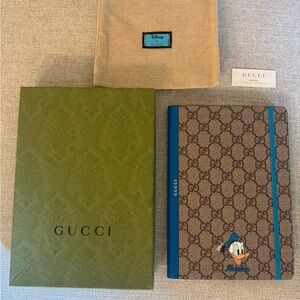 GUCCI X DISNEY GG Supreme Monogram Donald Duck Notebook